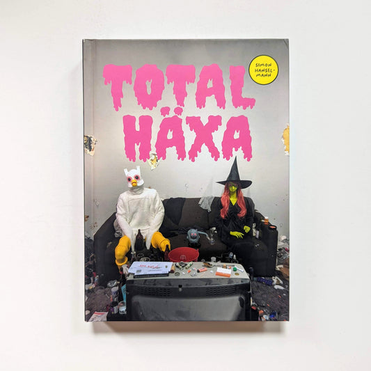 Total Häxa by Simon Hanselmann (Swedish)